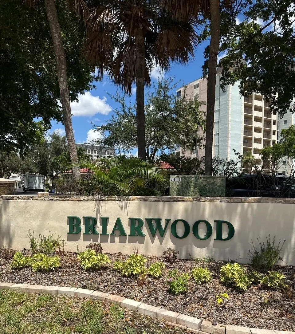 Entry at 9101 W SAMPLE Road 601, Coral Springs