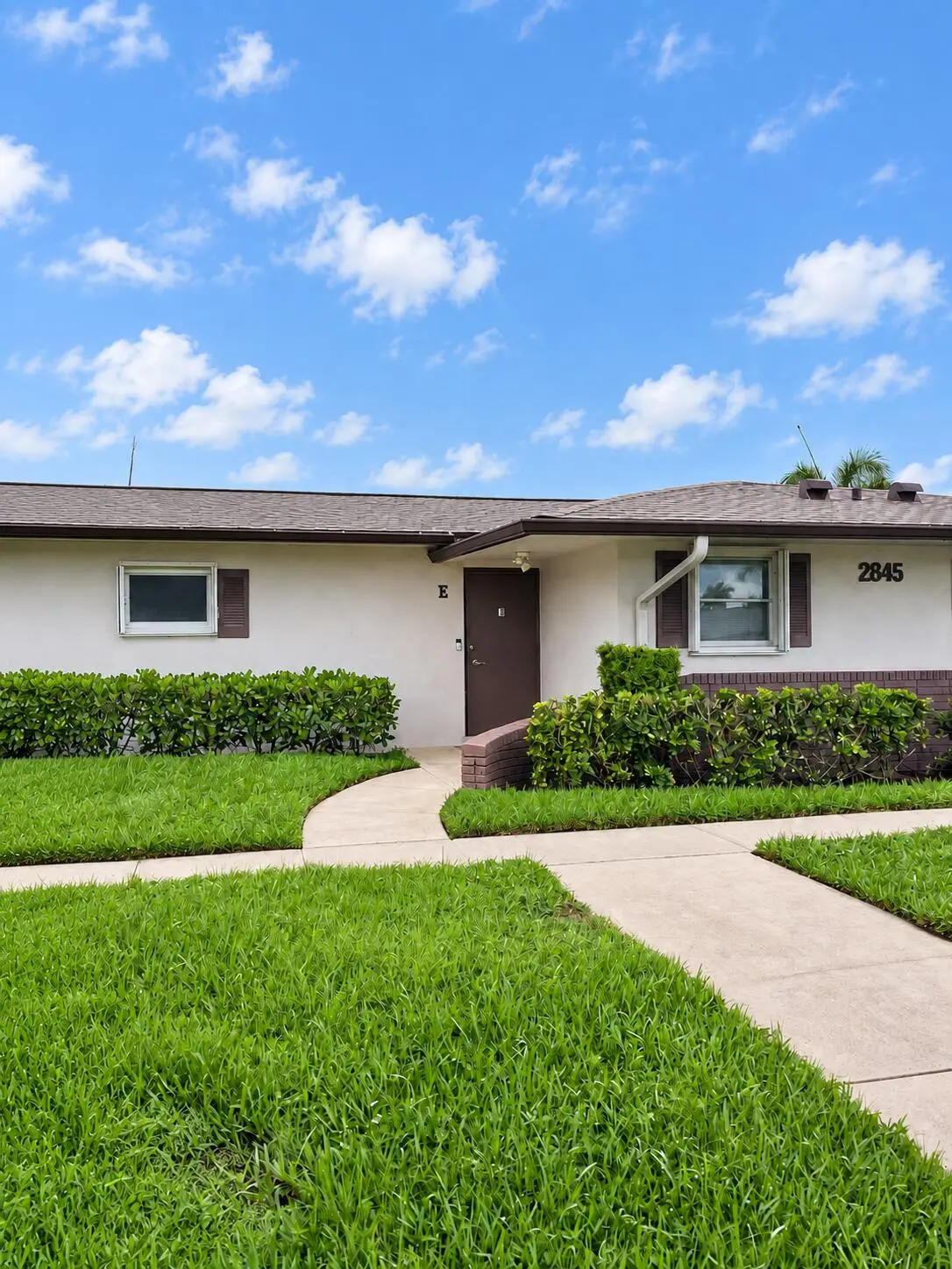 2845 CROSLEY Drive E, West Palm Beach, FL – photo 1