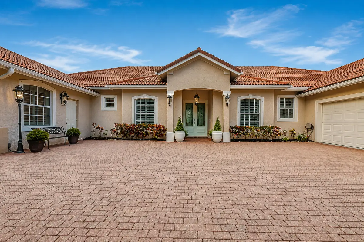 Front of house at 1422 SW Osprey Cove, Port St. Lucie