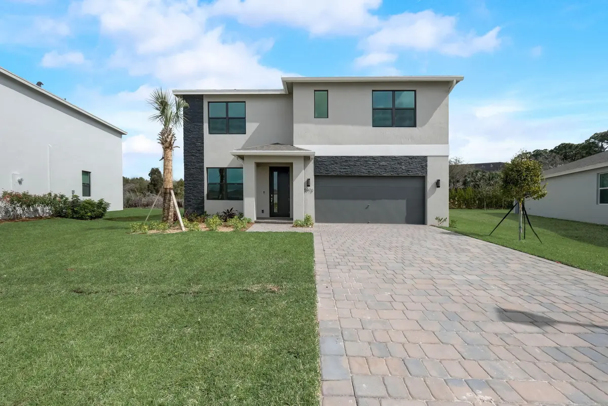 Front 1.2 at 5976 SE Sky Blue Circle, Stuart