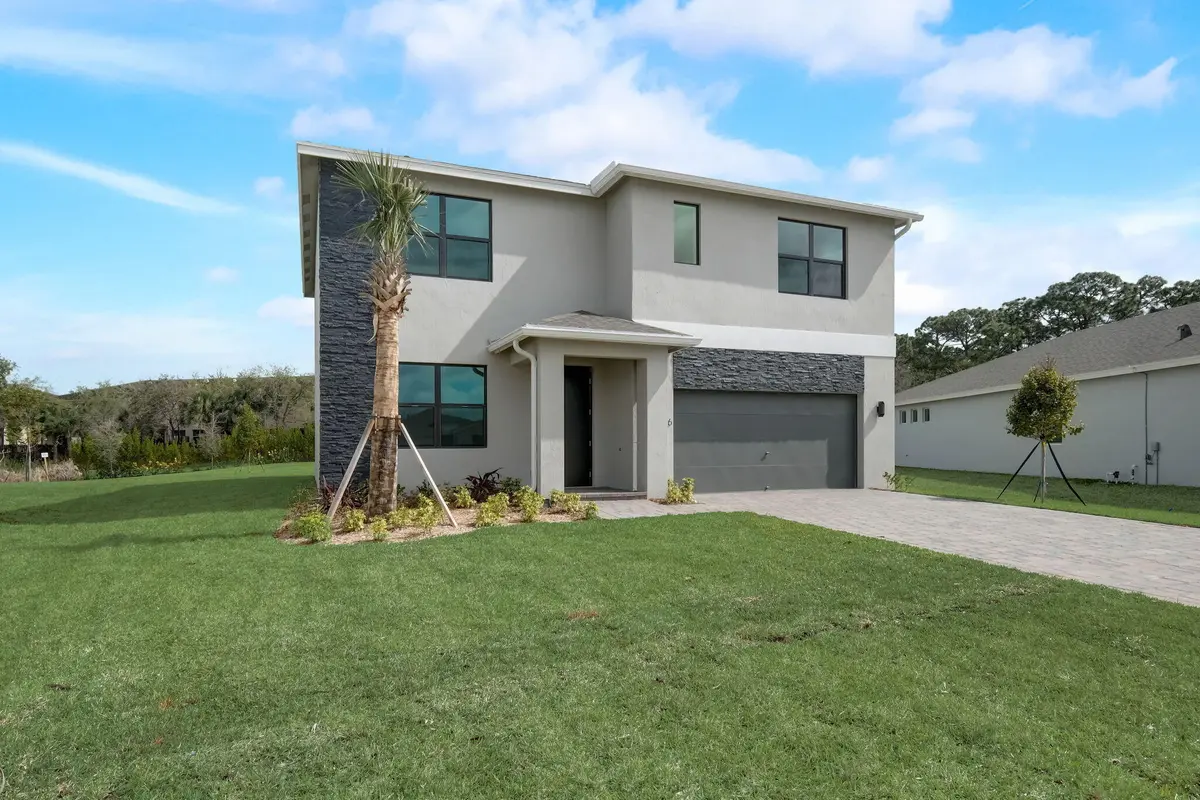 Front 1.4 at 5976 SE Sky Blue Circle, Stuart