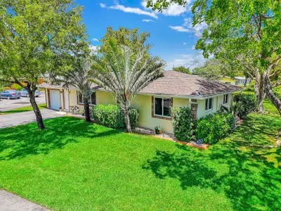 432 SW NATURA Avenue, Deerfield Beach – Single Family Residence for sale