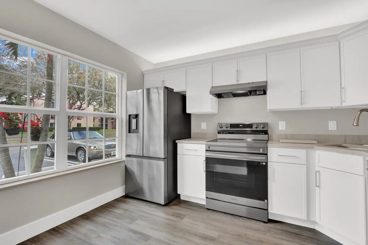 kitchen 3 at 234 FOXTAIL Drive E, Greenacres