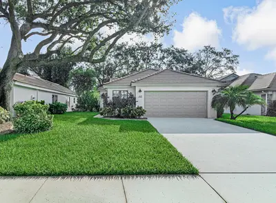 165 SHERWOOD FOREST Drive, Delray Beach – Single Family Residence for sale