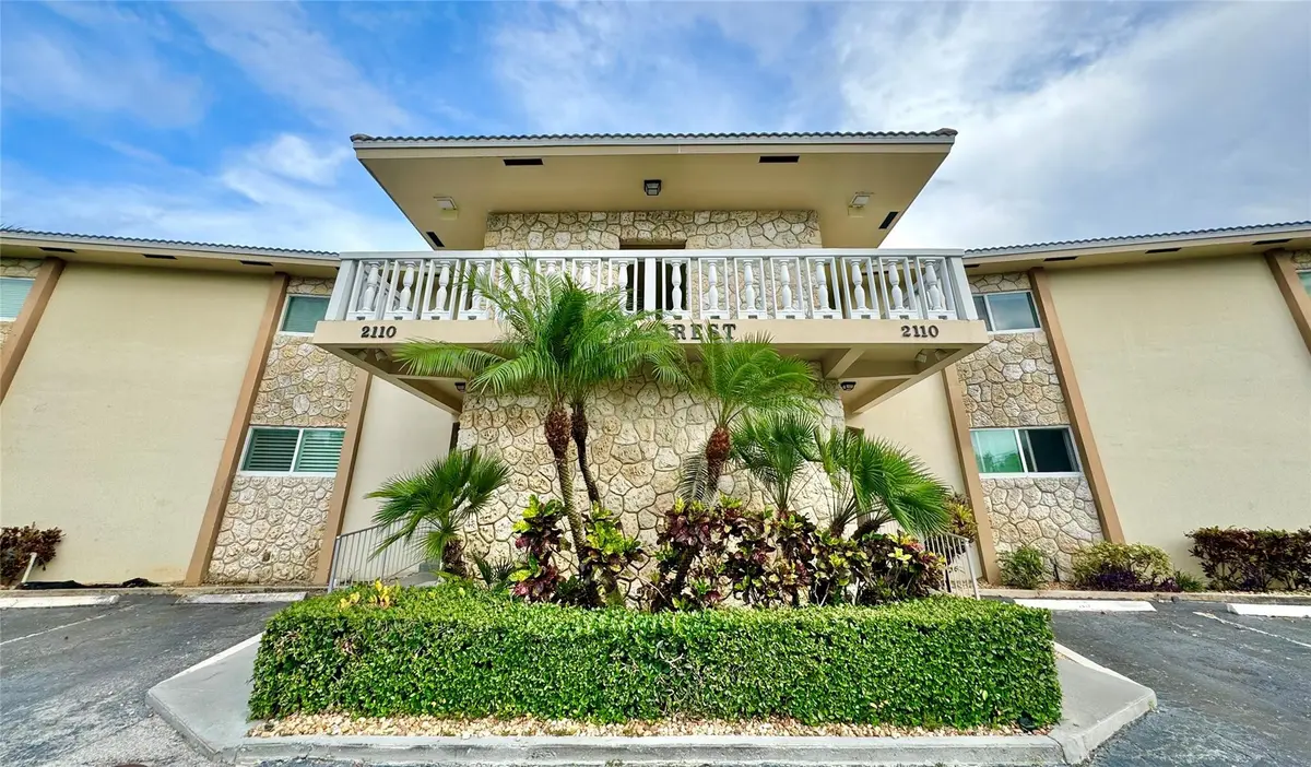 Photo 2 at 2110 NE 39TH Street 2A, Fort Lauderdale