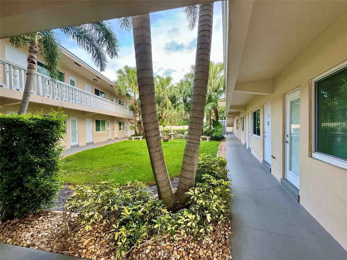 Photo 3 at 2110 NE 39TH Street 2A, Fort Lauderdale