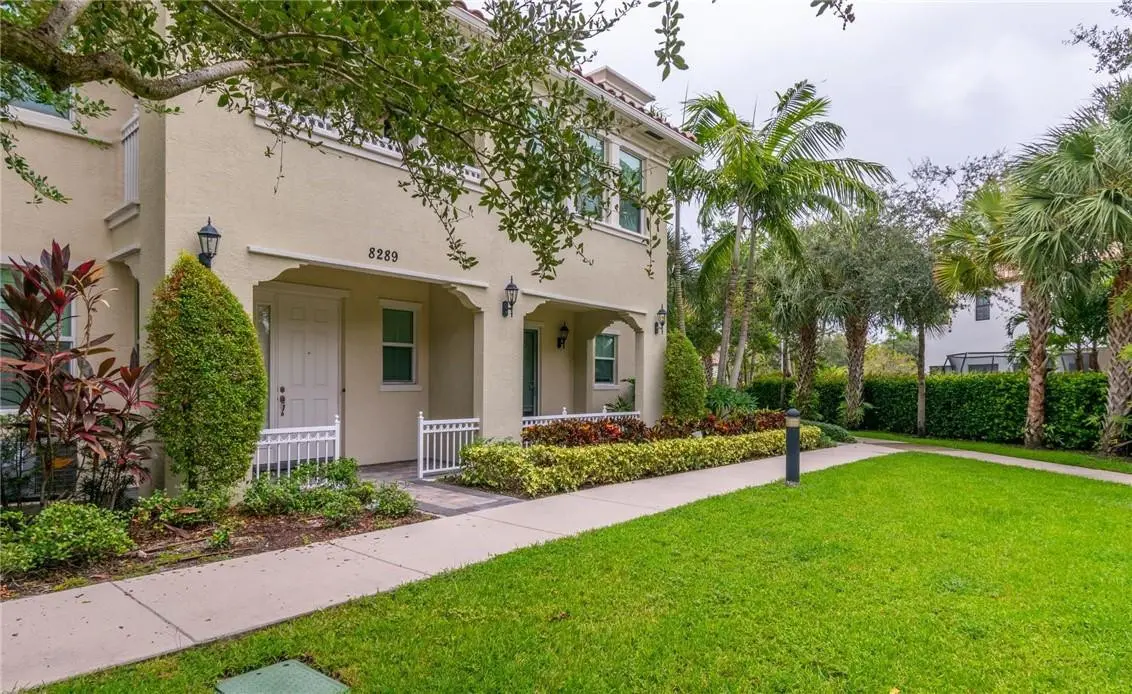 Photo 2 at 8289 Cascada Isles Drive, Hollywood