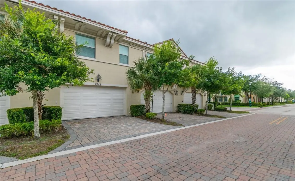 Photo 4 at 8289 Cascada Isles Drive, Hollywood