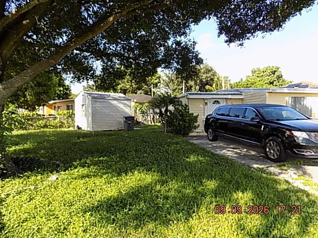 DSCN0488 at 3900 Orange Street, Lantana