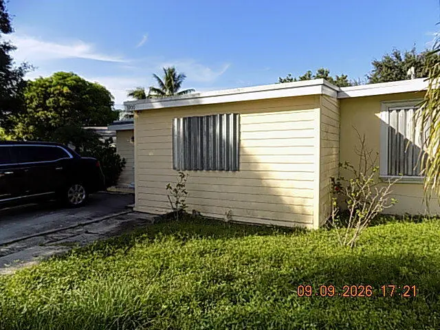 DSCN0489 at 3900 Orange Street, Lantana