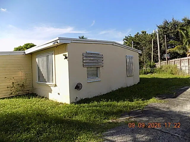DSCN0490 at 3900 Orange Street, Lantana