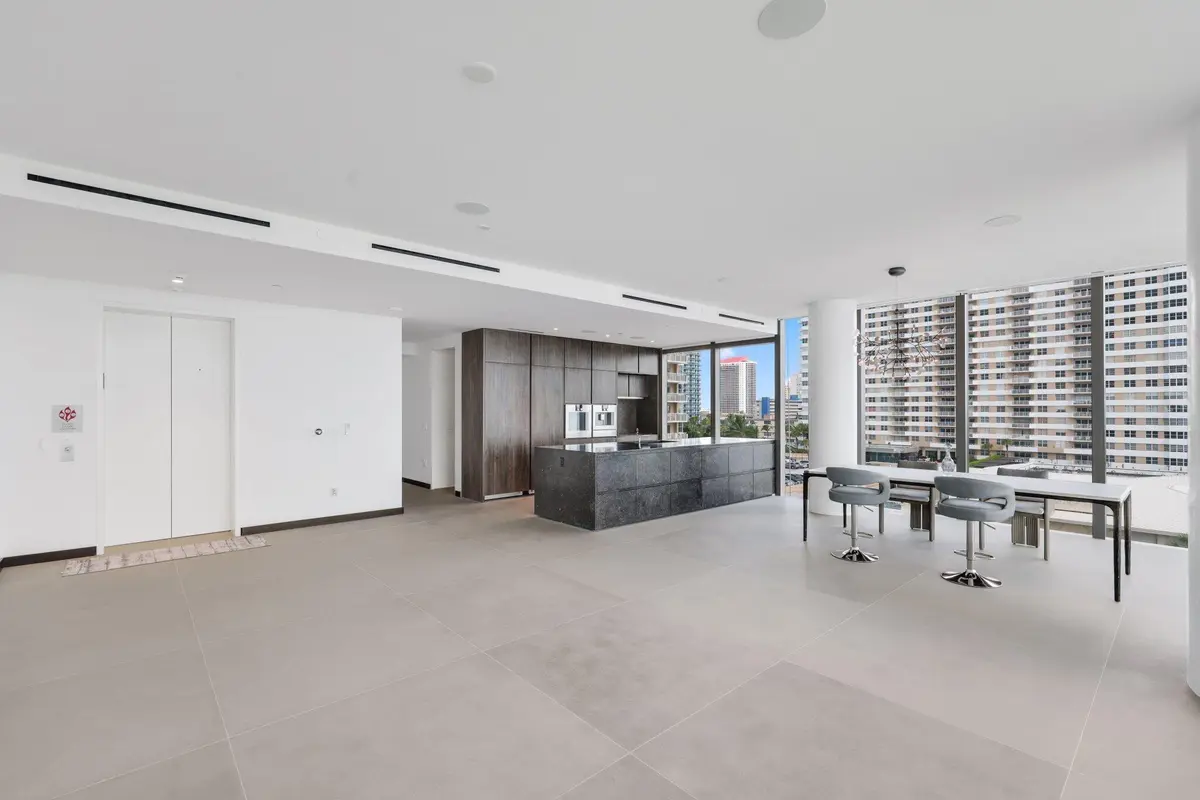 Living Area at 2000 S OCEAN Drive 5A, Hallandale Beach