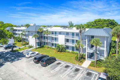 230 SE 10TH Street 307B, Delray Beach – Apartment for rent