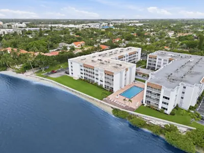 1516 S Lakeside Drive 408, Lake Worth Beach – Condominium for sale