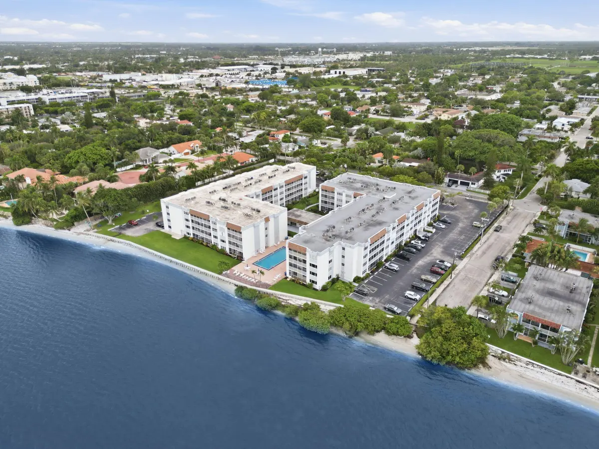 49-web-or-mls-1516_S_Lakeside_Dr_Unit_40 at 1516 S Lakeside Drive 408, Lake Worth Beach