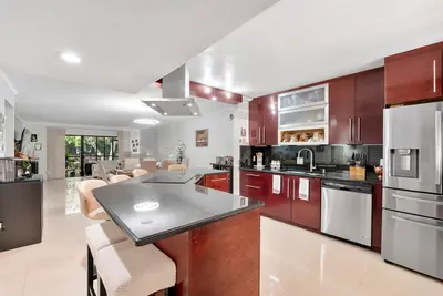 435 LAKEVIEW Drive 104, Weston – Condominium for sale