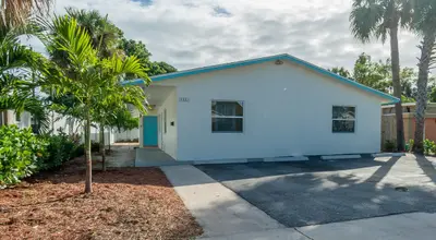 1332 LONGWOOD Street, West Palm Beach – Duplex for sale