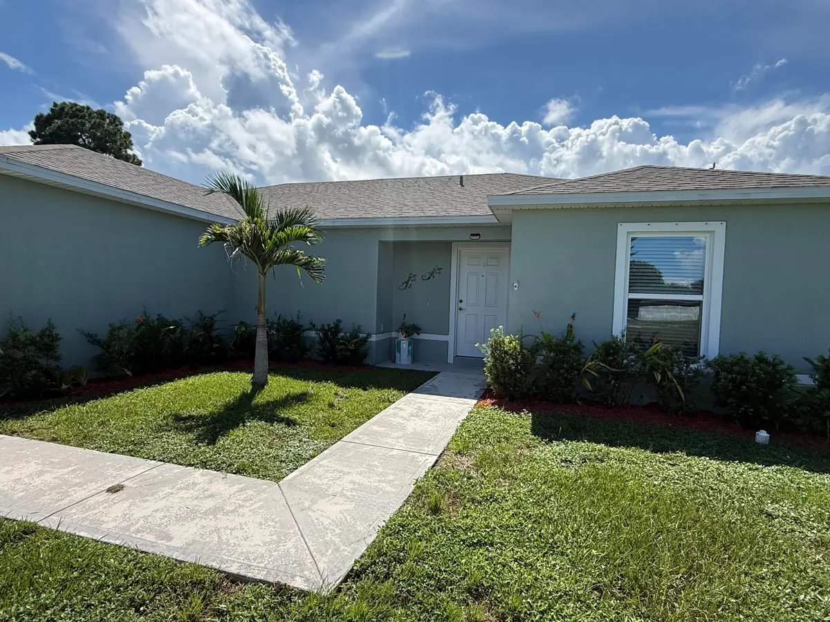 IMG_4343 at 474 NE MAINSAIL Street, Port St. Lucie