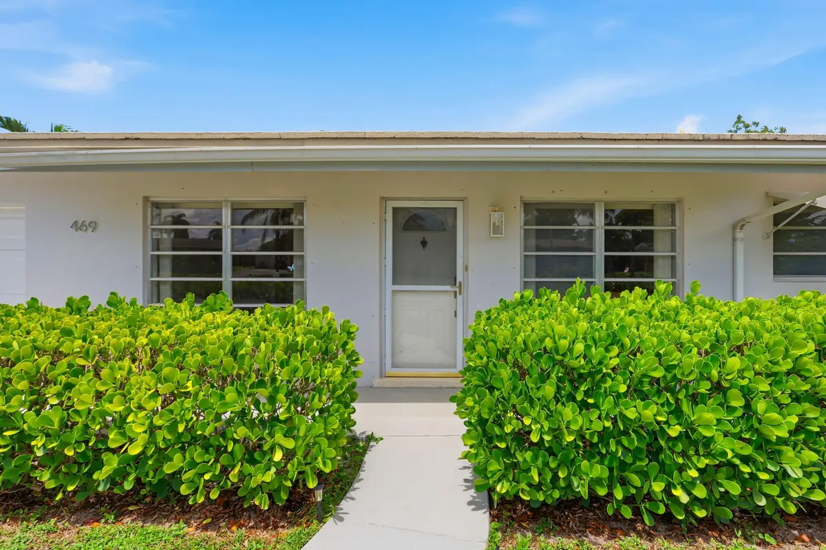 3-web-or-mls-001_0E2A2780 at 469 NE 35TH Street, Boca Raton