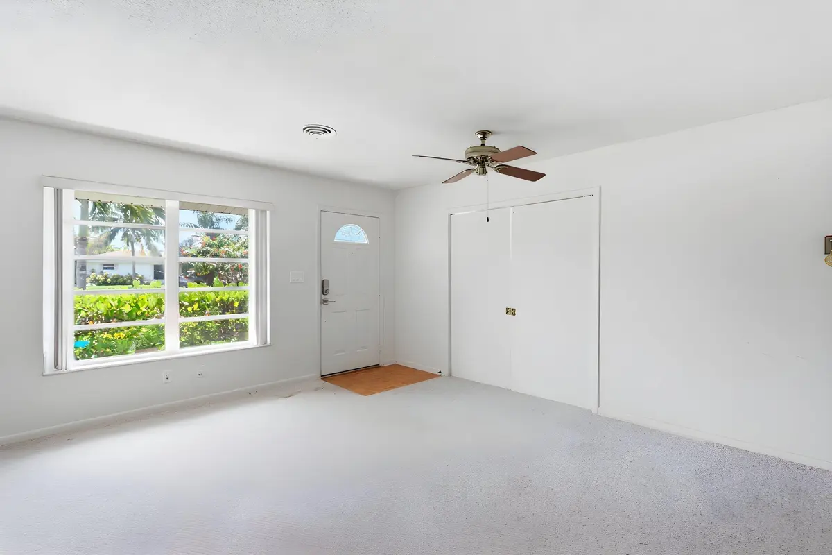 13-web-or-mls-006_0E2A2837 furniture rem at 469 NE 35TH Street, Boca Raton