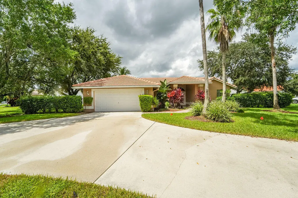 Welcome Home! at 10884 Paso Fino Drive, Wellington