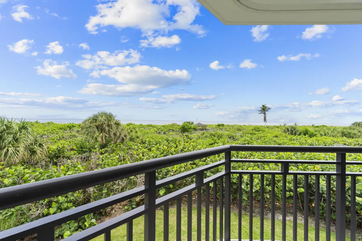5_09 at 2800 N HIGHWAY A1A 204, Fort Pierce