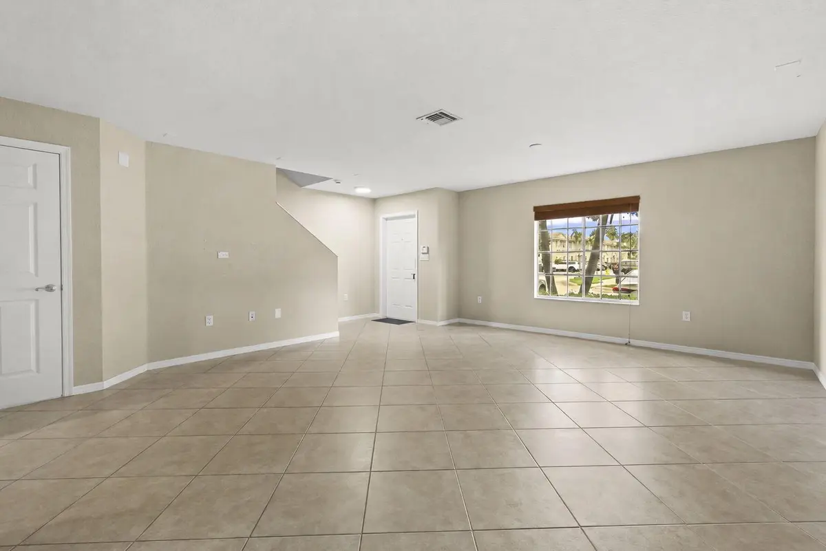 4-web-or-mls-01A15807-FE19-433F-9557-2C8 at 5963 GLASGOW Way, Tamarac