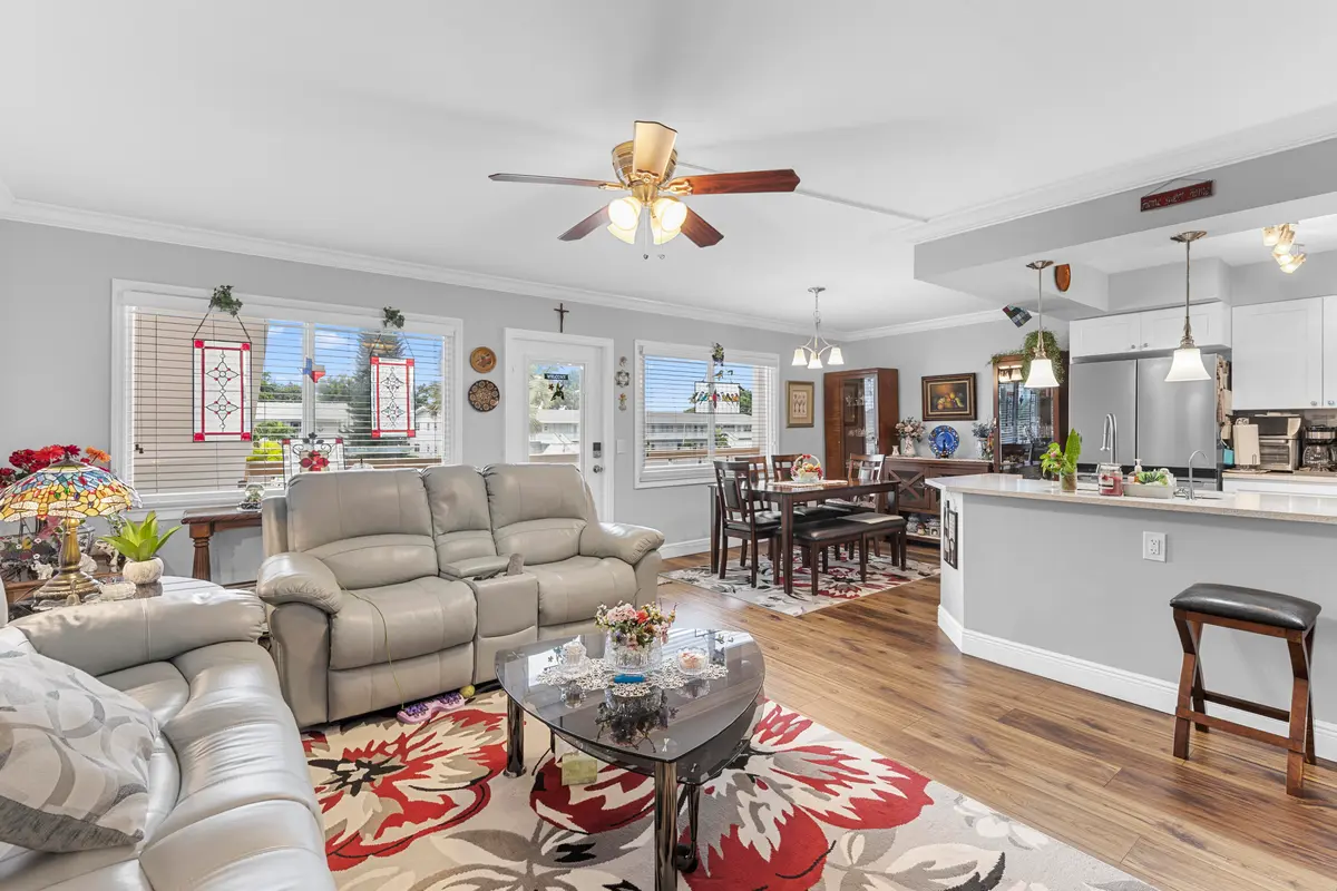 R6II8193 at 2041 Lyndhurst J, Deerfield Beach