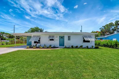 713 Gumtree Road, North Palm Beach – Single Family Residence for rent