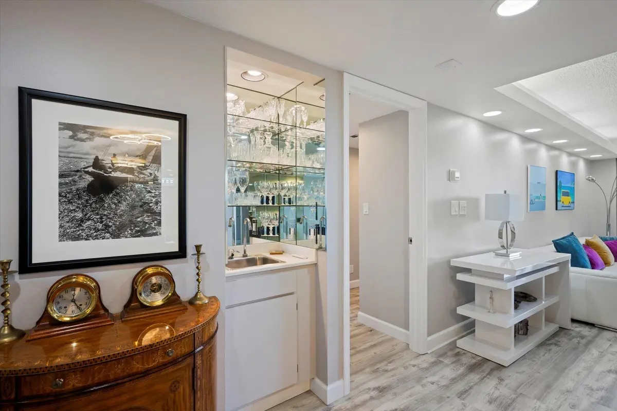 Wet bar at 4101 N Ocean Boulevard d, Boca Raton