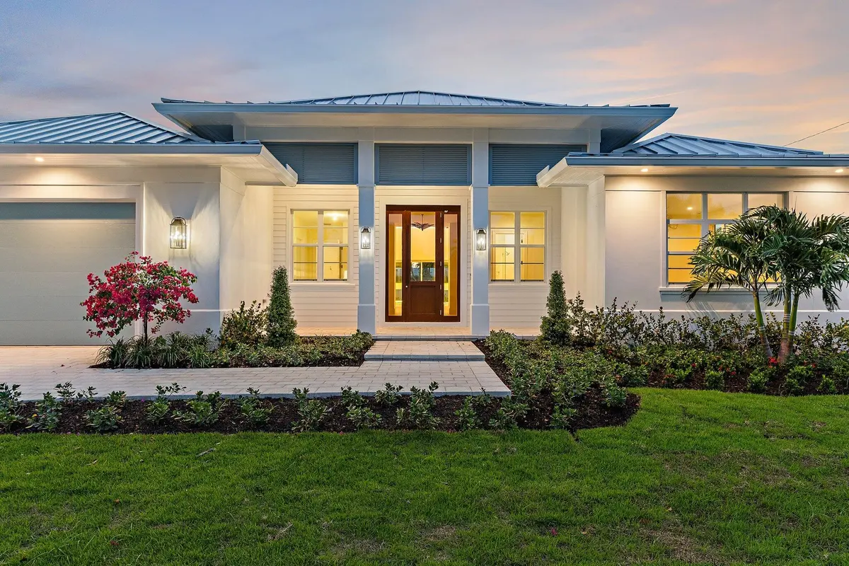 Entry at 131 Dory Road, North Palm Beach