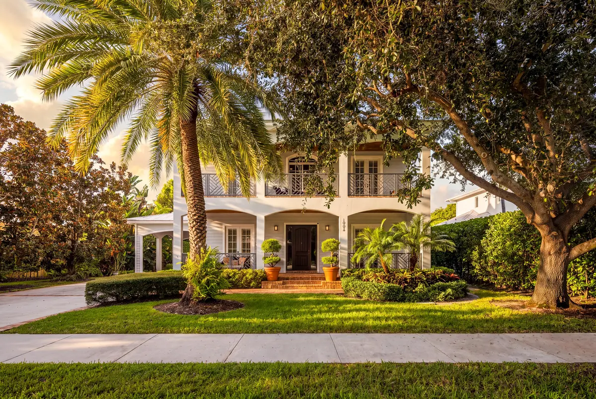 65_et6a5998_golden_hour_sidelight_golden at 1002 NW 1ST Avenue, Delray Beach