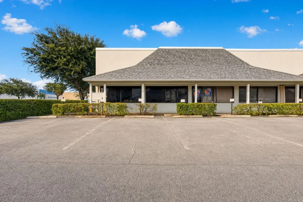 3-web-or-mls-8GdRF at 1334 S Killian Drive 1, Lake Park