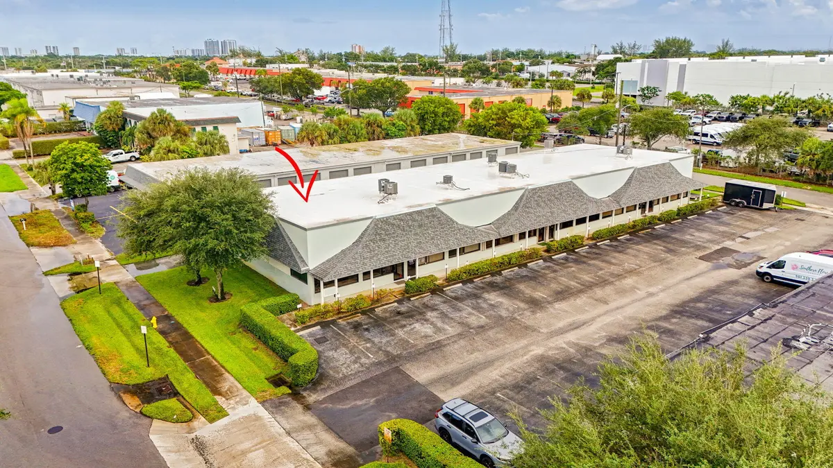 60-web-or-mls-DJI_20260908025910_0181_D- at 1334 S Killian Drive 1, Lake Park