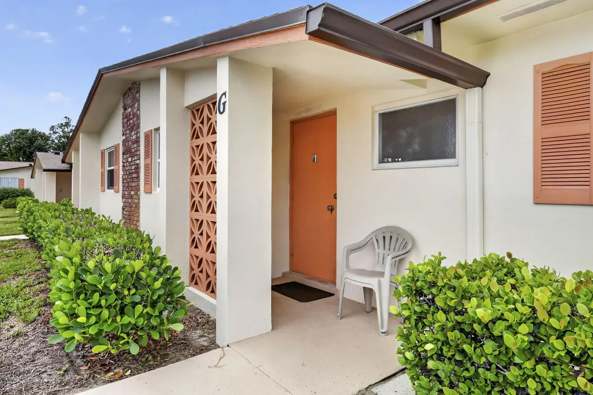 4-web-or-mls-BS1A2816 at 2990 Crosley Drive G, West Palm Beach