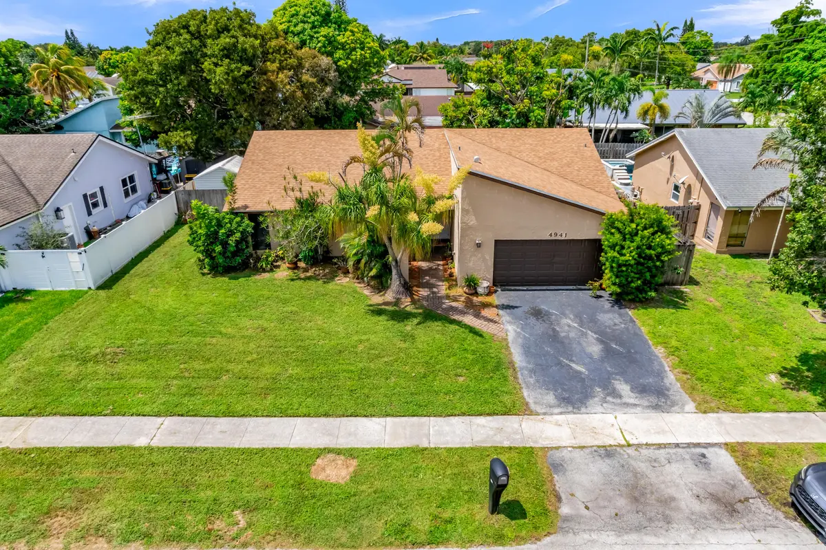 4941 NW 83rd Avenue, Lauderhill, FL – photo 2