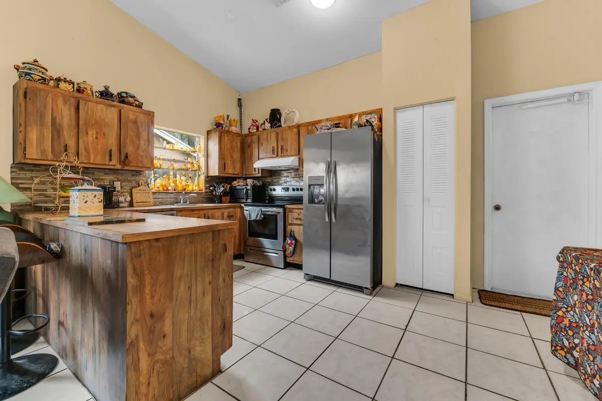 4941 NW 83rd Avenue, Lauderhill, FL – photo 4