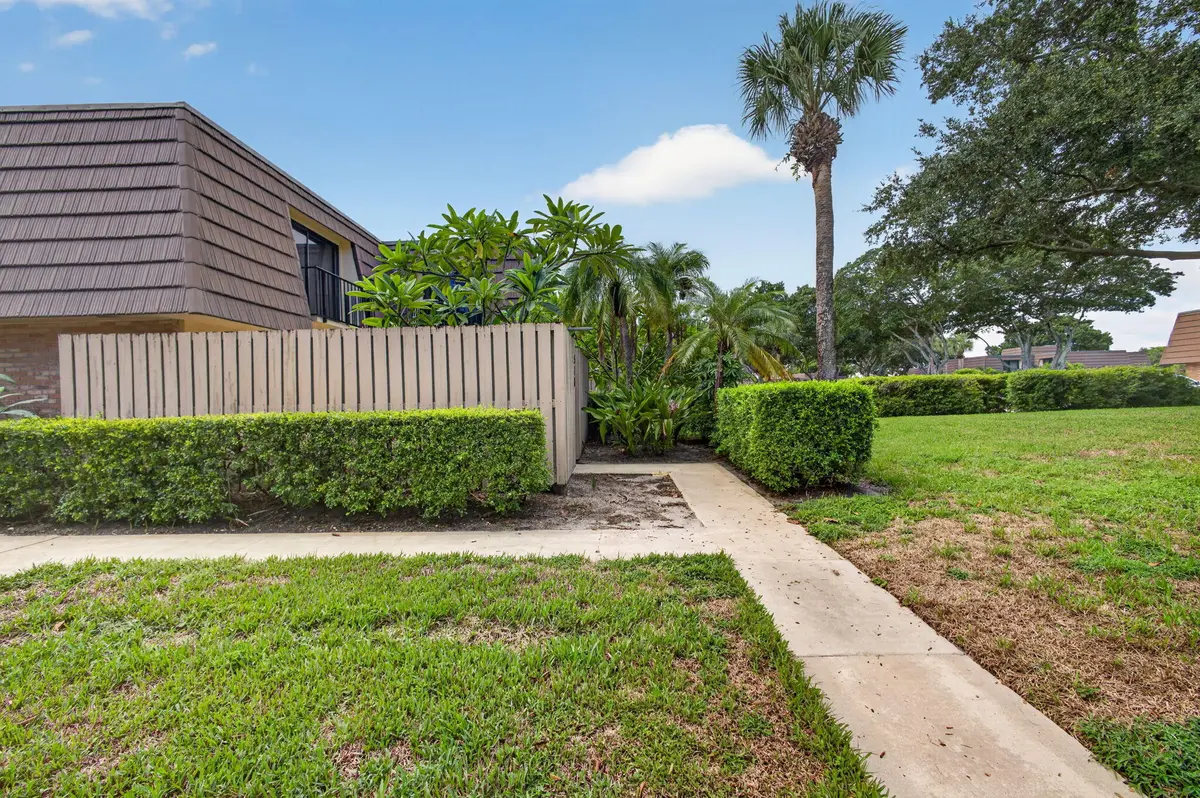 4-web-or-mls-5D1A1789 at 518 5th Court, Palm Beach Gardens