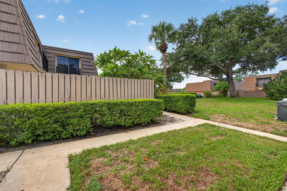 5-web-or-mls-5D1A1792 at 518 5th Court, Palm Beach Gardens
