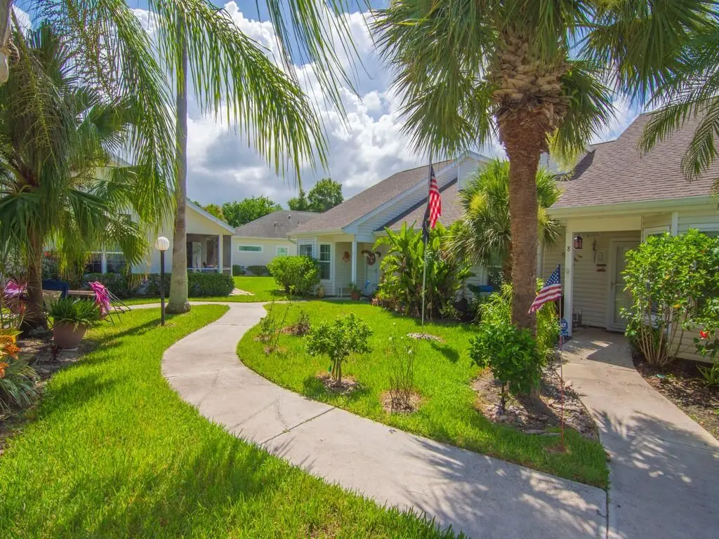PARK ENTRY2 at 1901 Westminster Circle, Vero Beach