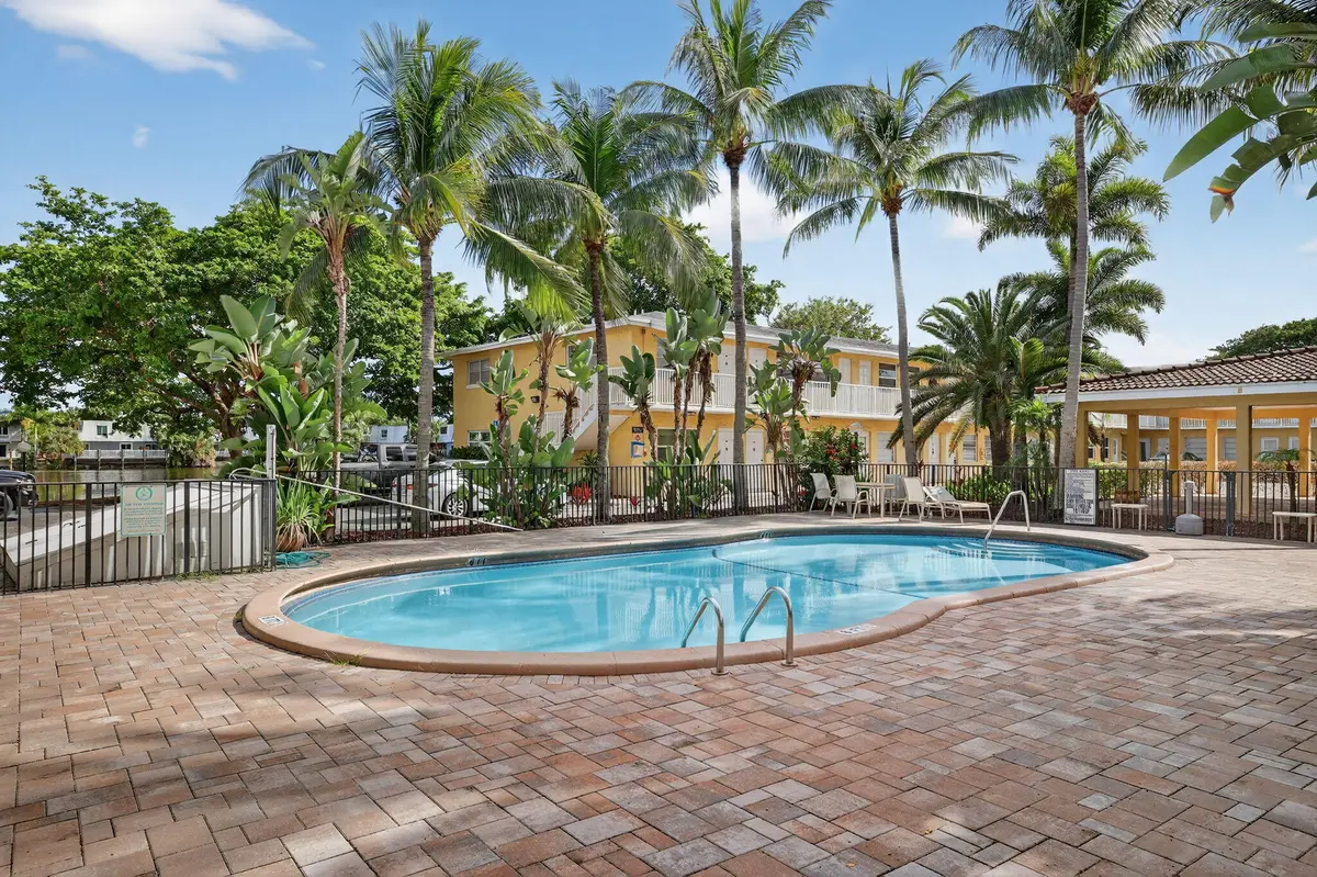 52-web-or-mls-699A1121 at 4051 NE 13TH Avenue 76-3, Oakland Park