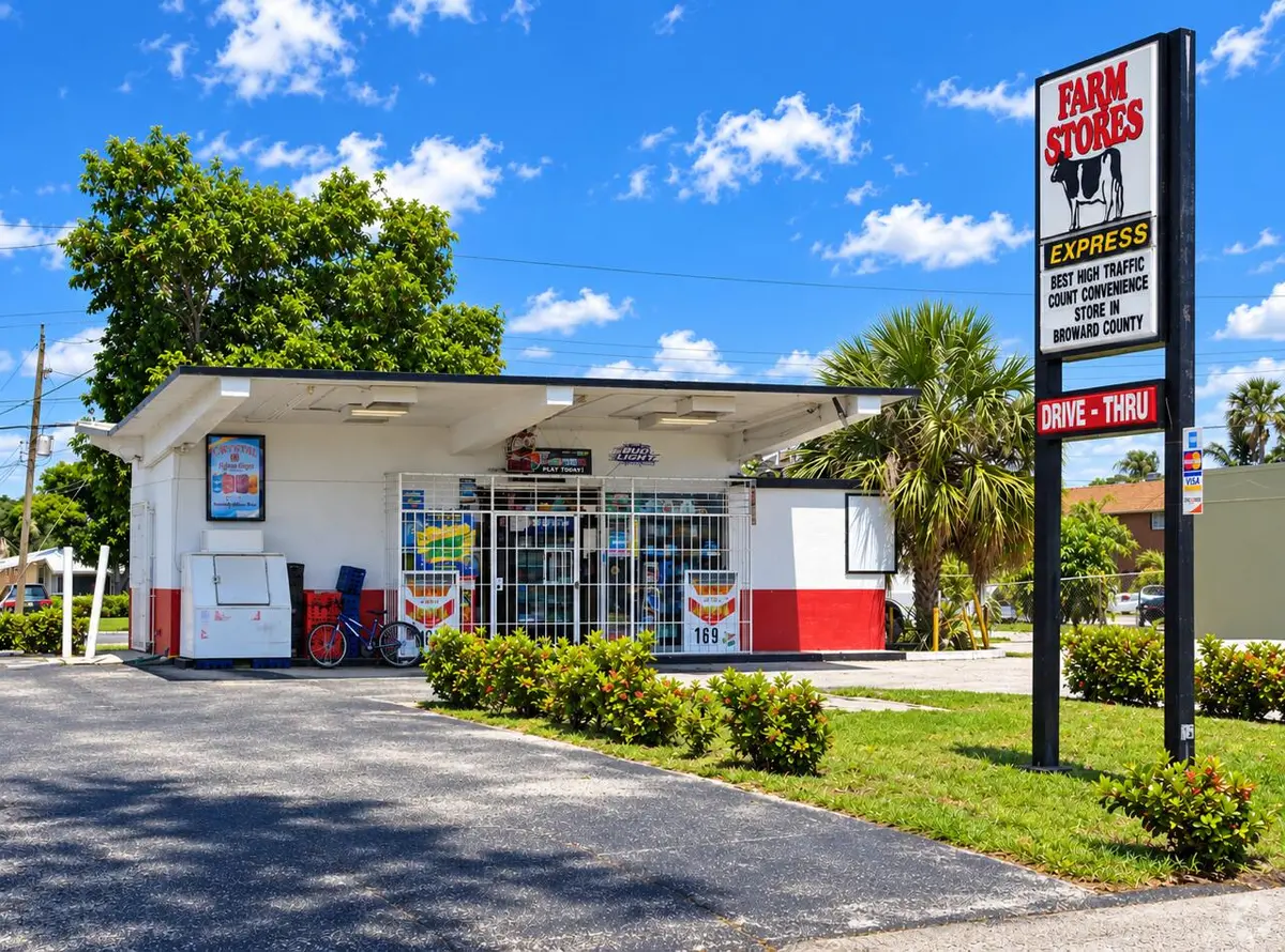1621 N Cypress Road, Pompano Beach, FL – retail property photo 1