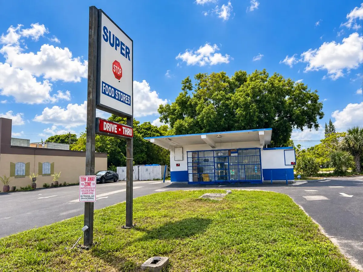 Unknown at 1621 N Cypress Road, Pompano Beach