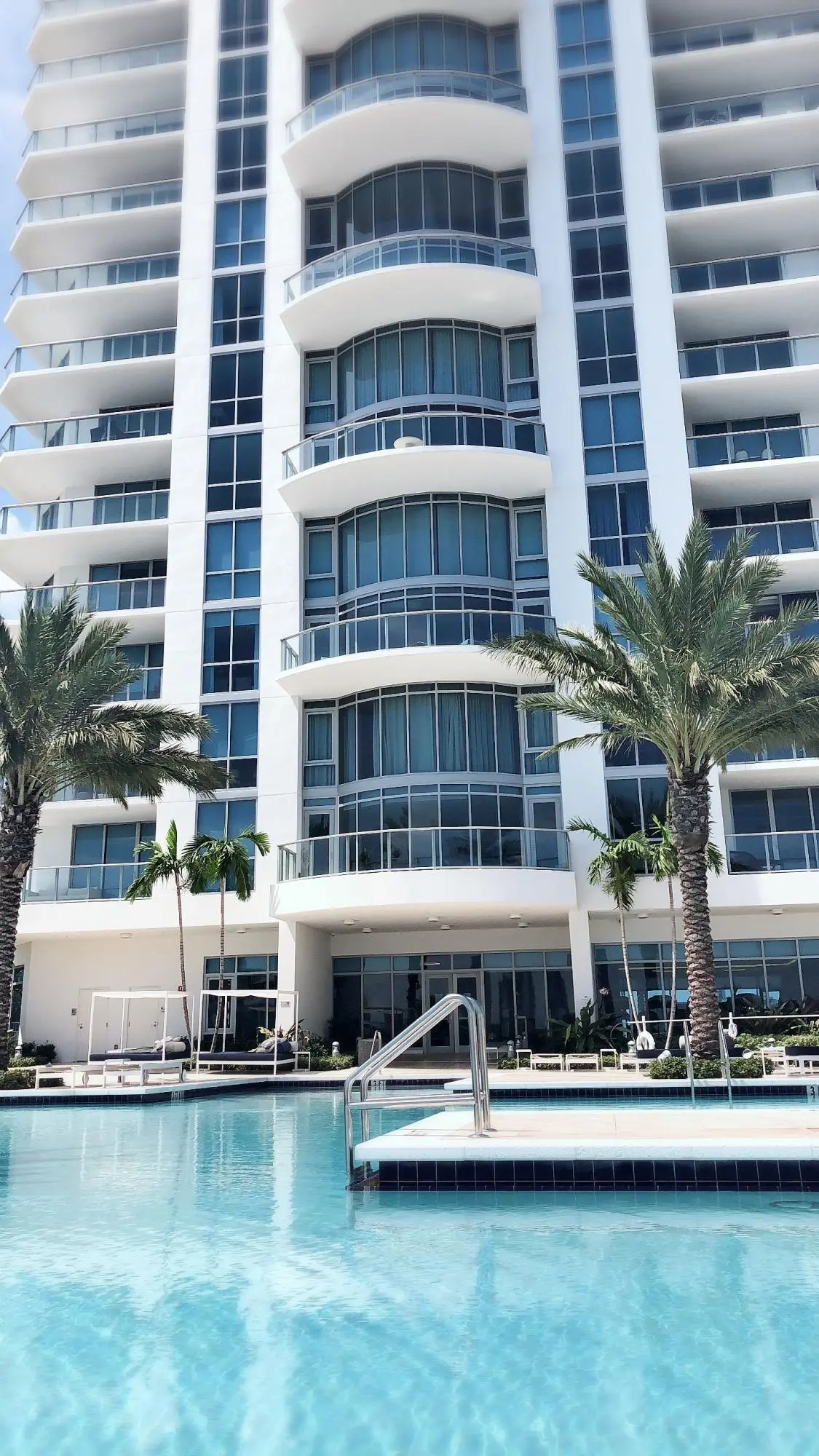Pool at 17111 BISCAYNE Boulevard 1903, North Miami Beach