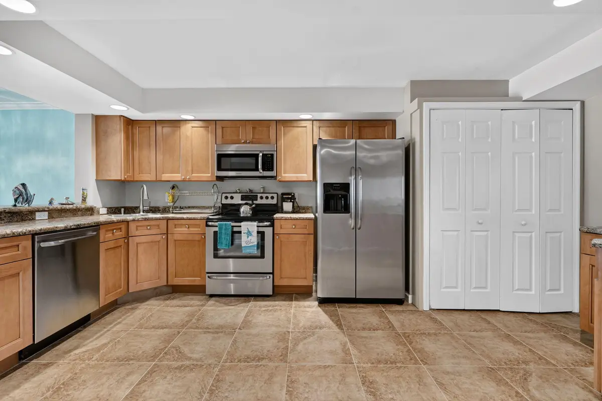 open kitchen at 1030 US-1 113, North Palm Beach