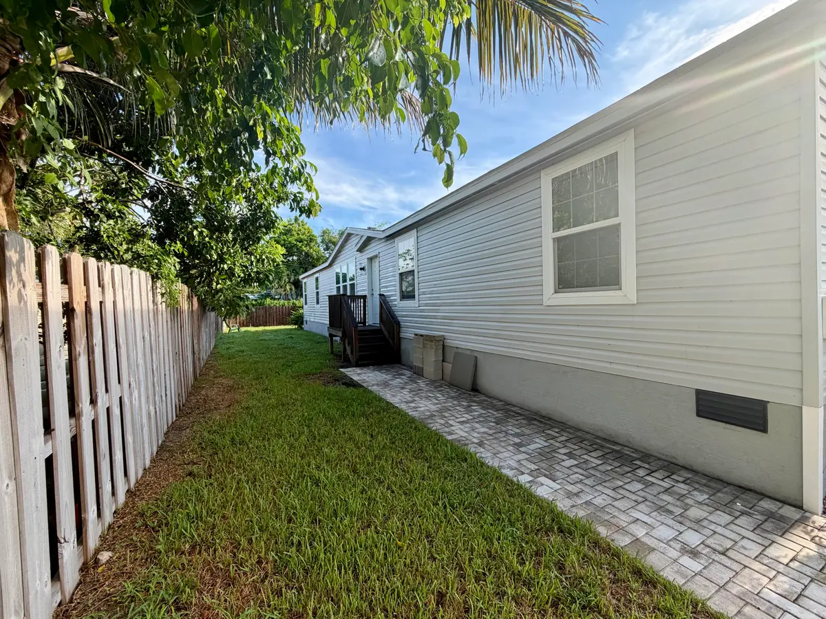 IMG_1769 at 755 RIDGEWOOD Drive, West Palm Beach