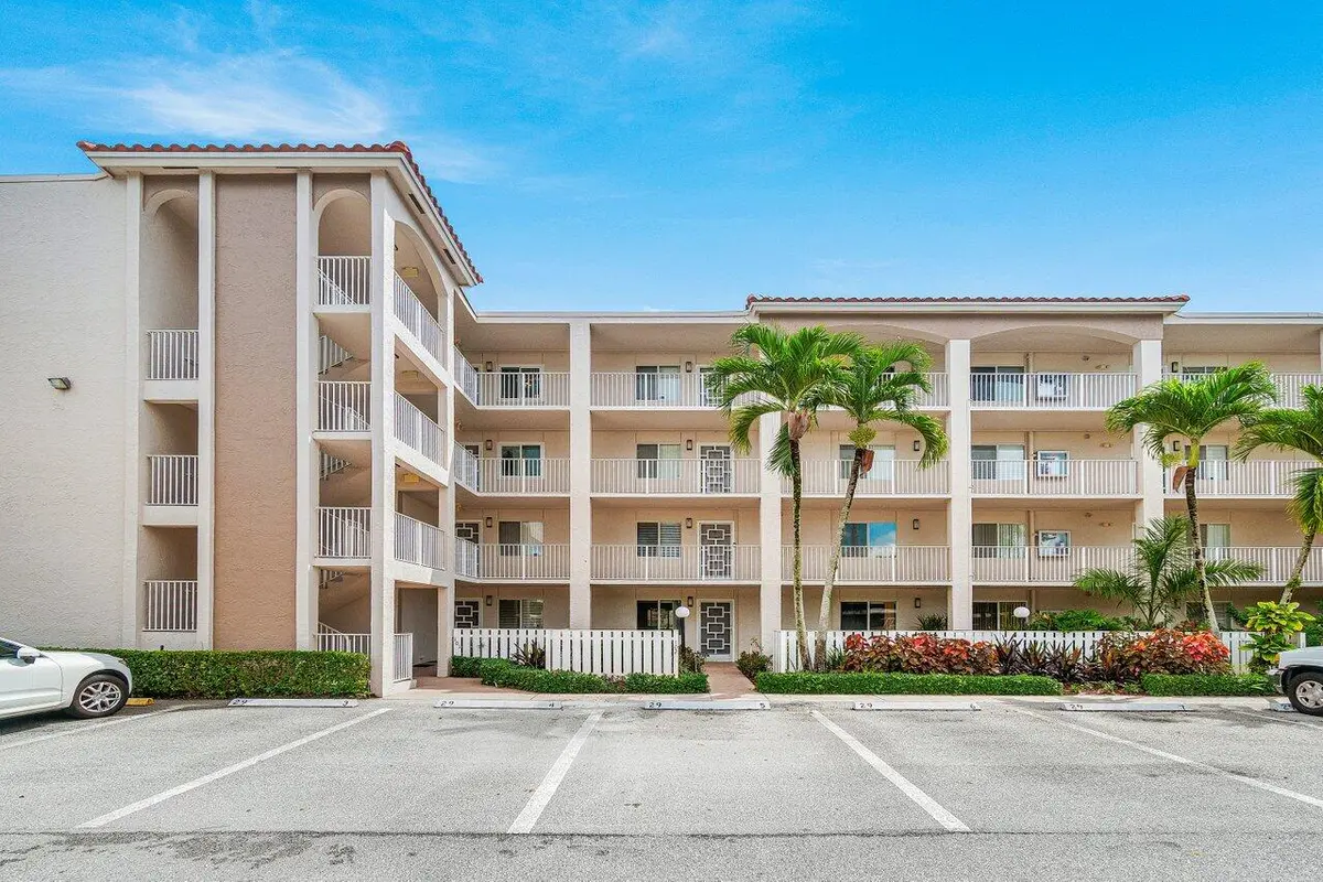 6112 Huntwick Terrace 102, Delray Beach, FL – photo 2