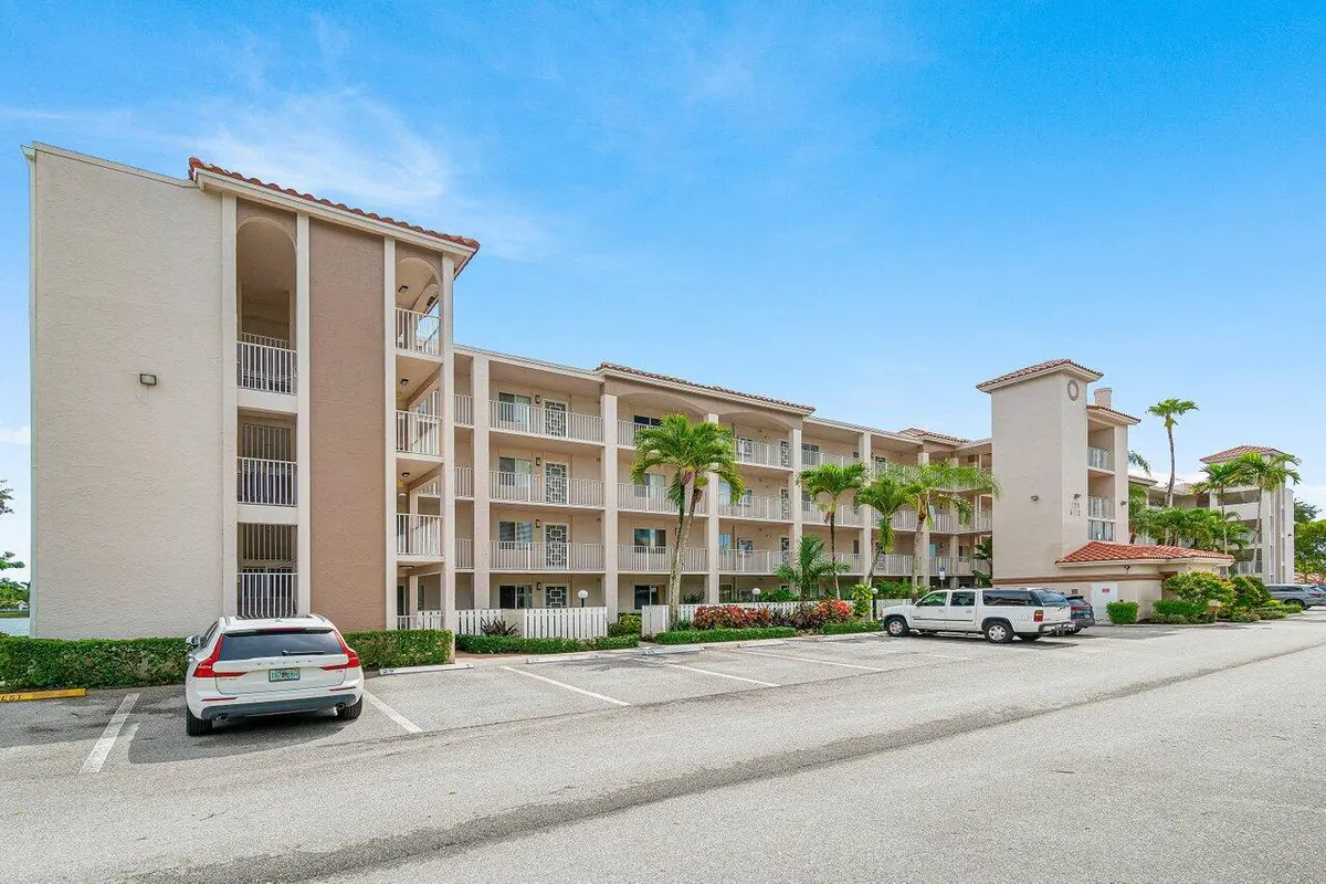 6112 Huntwick Terrace 102, Delray Beach, FL – photo 1
