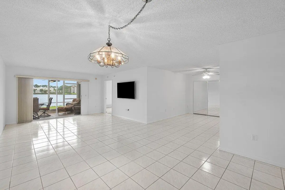 6112 Huntwick Terrace 102, Delray Beach, FL – photo 4