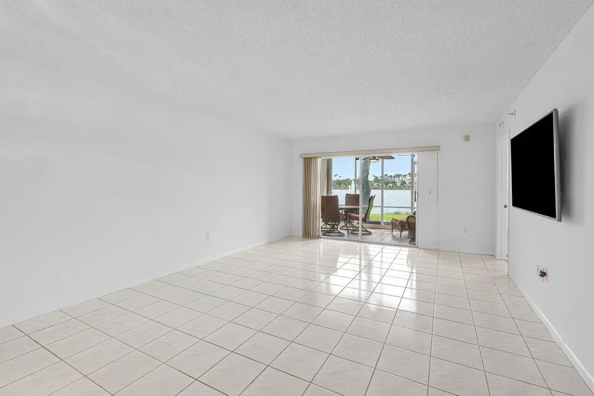 6112 Huntwick Terrace 102, Delray Beach, FL – photo 5